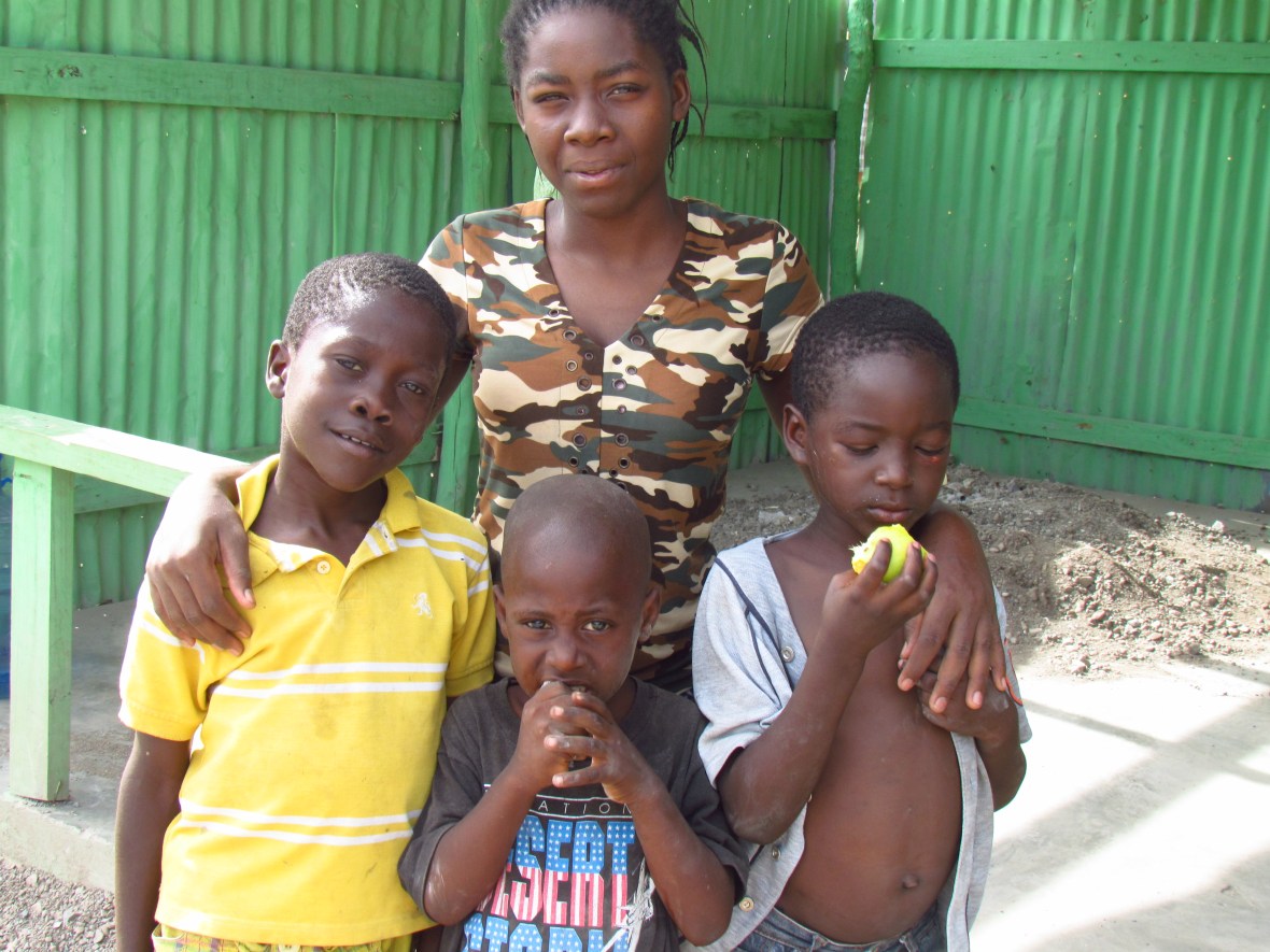 Some locals from the Bate' area