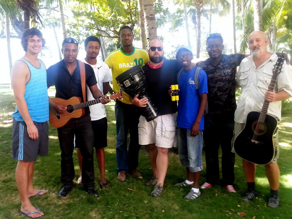 1555553_719962301362468_1325053866_n